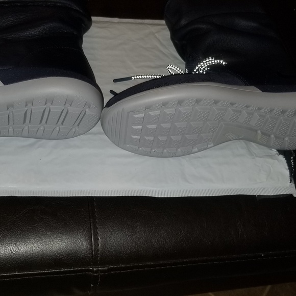 Nike Roshe Two Hi Flyknit Women's Size 5.5 - Picture 4 of 5